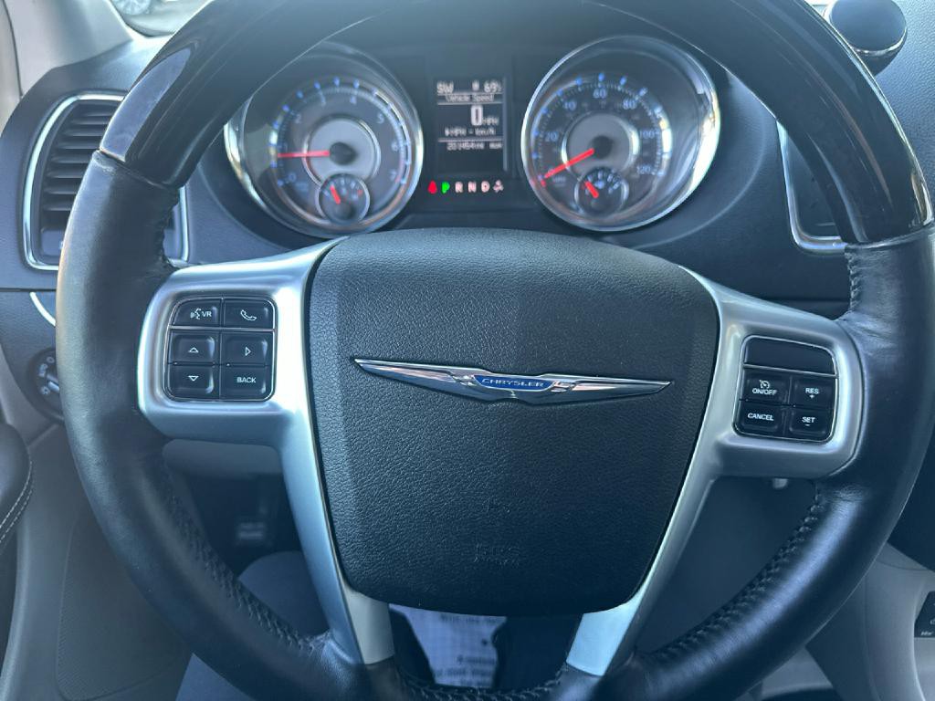 2012 Chrysler Town & Country Image 20