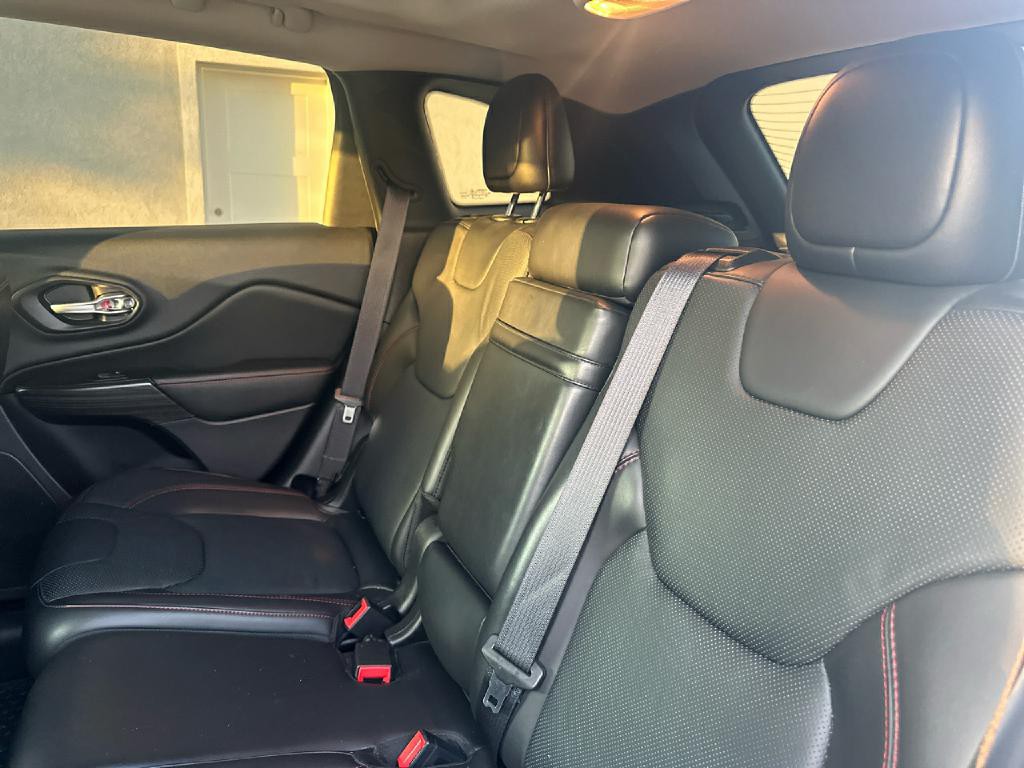 2016 Jeep Cherokee Image 9