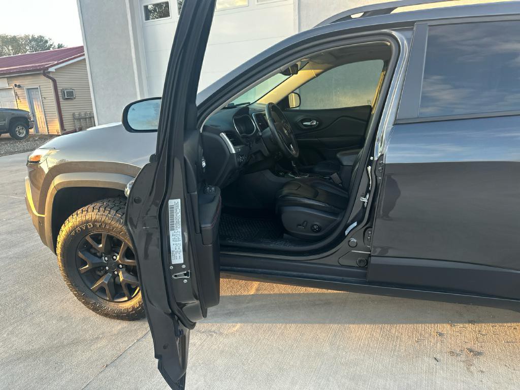 2016 Jeep Cherokee Image 11