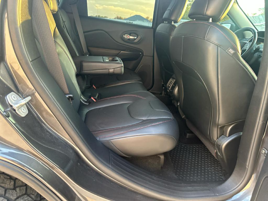 2016 Jeep Cherokee Image 14