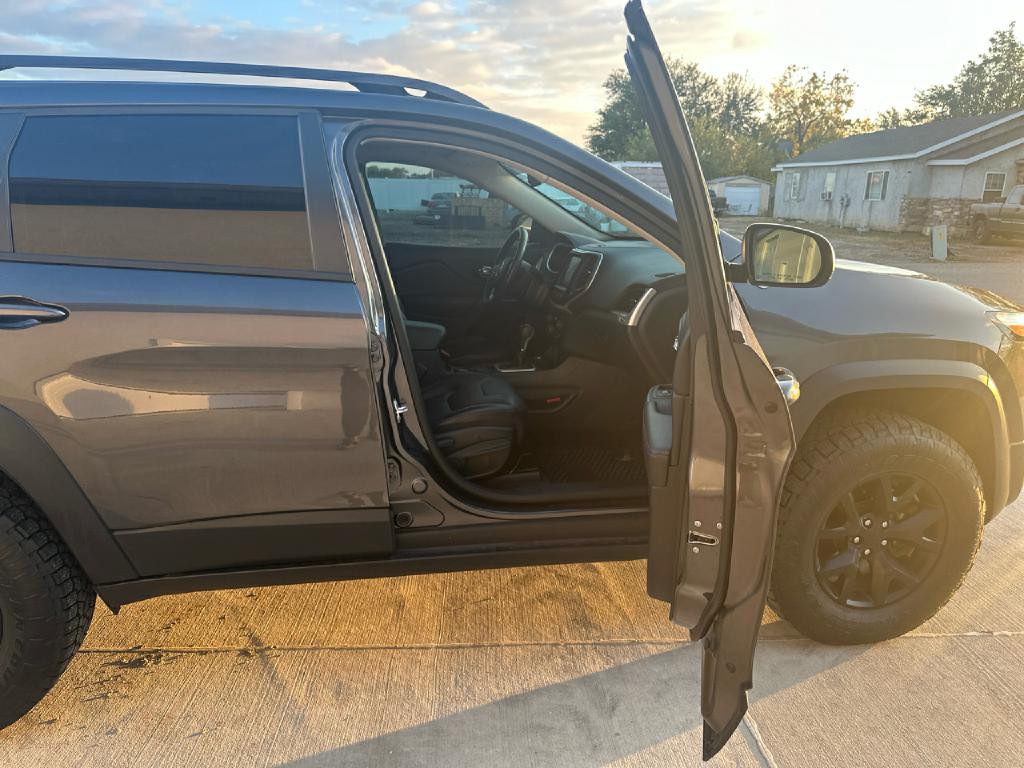 2016 Jeep Cherokee Image 15