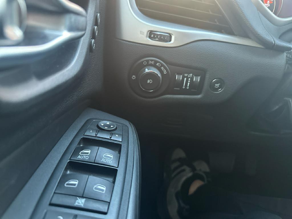 2016 Jeep Cherokee Image 19