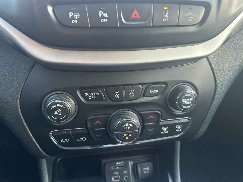 2016 Jeep Cherokee Image 23