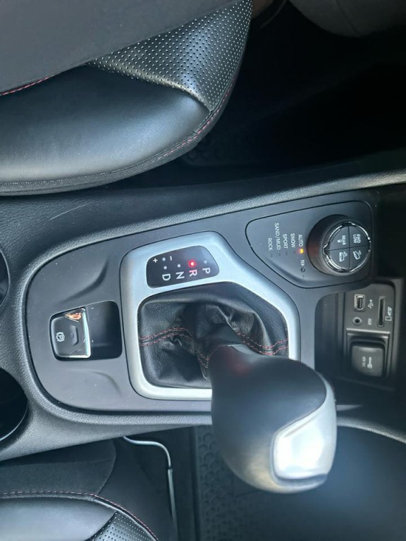 2016 Jeep Cherokee Image 25