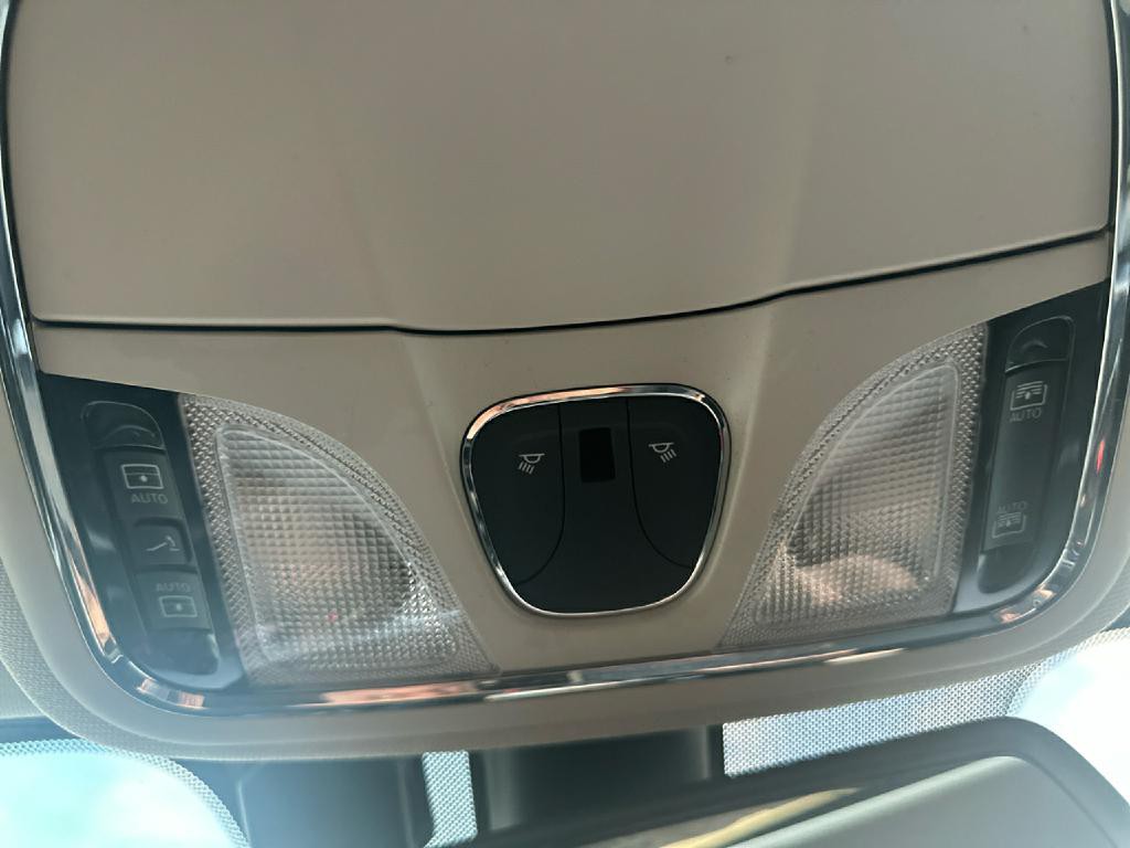 2016 Jeep Cherokee Image 28