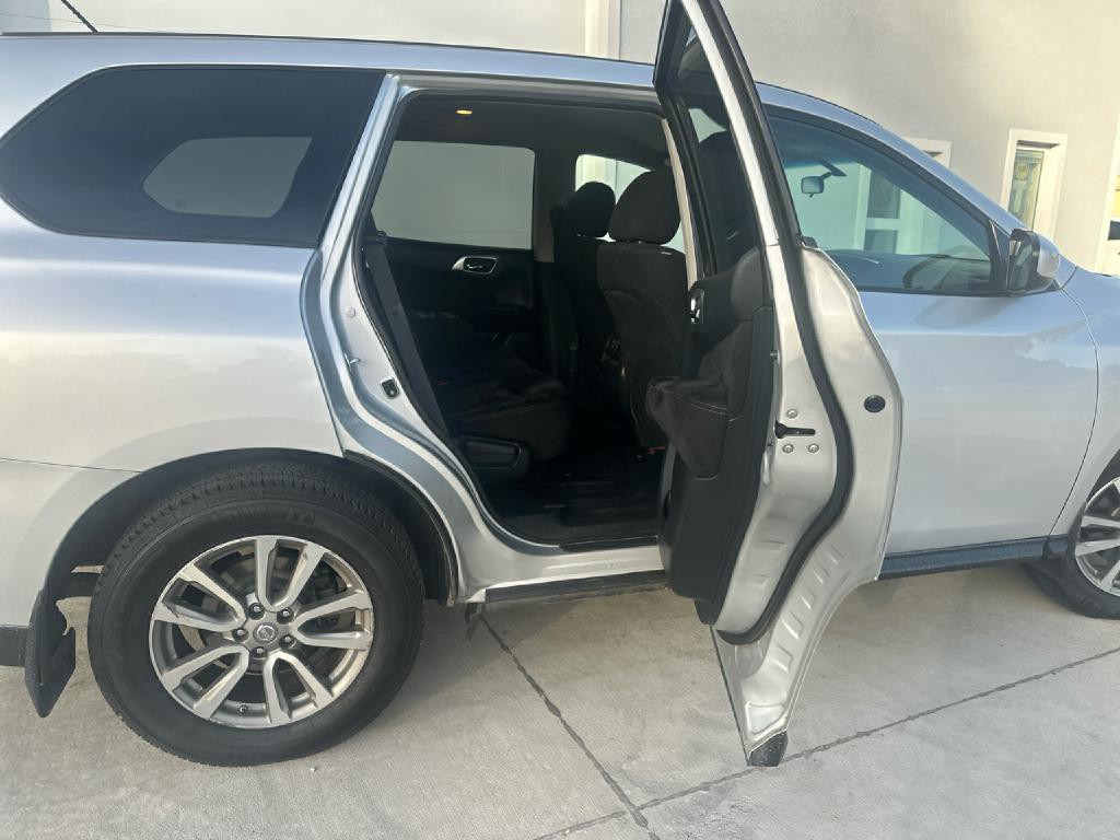 2014 Nissan Pathfinder Image 15
