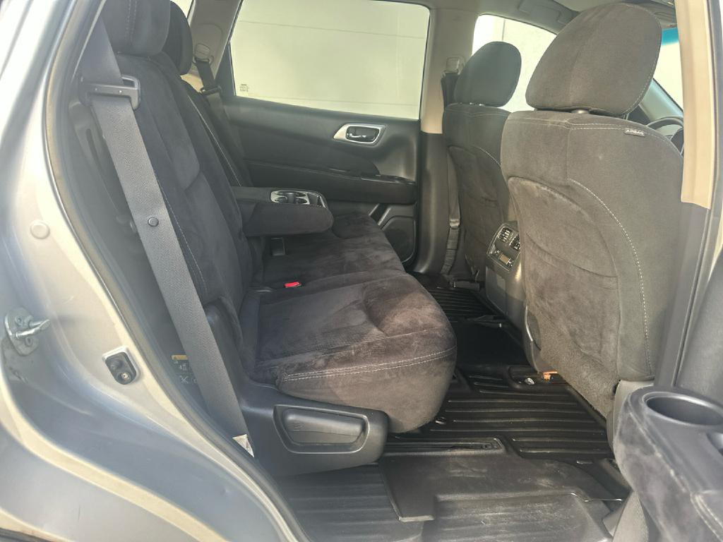 2014 Nissan Pathfinder Image 16