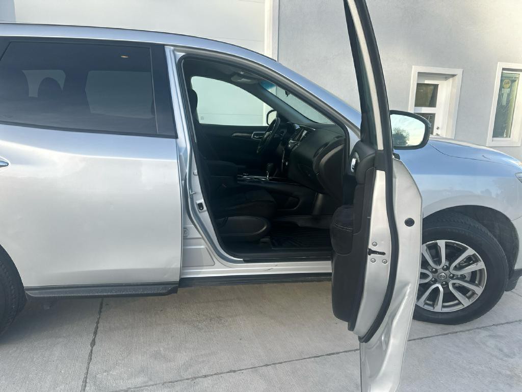 2014 Nissan Pathfinder Image 17