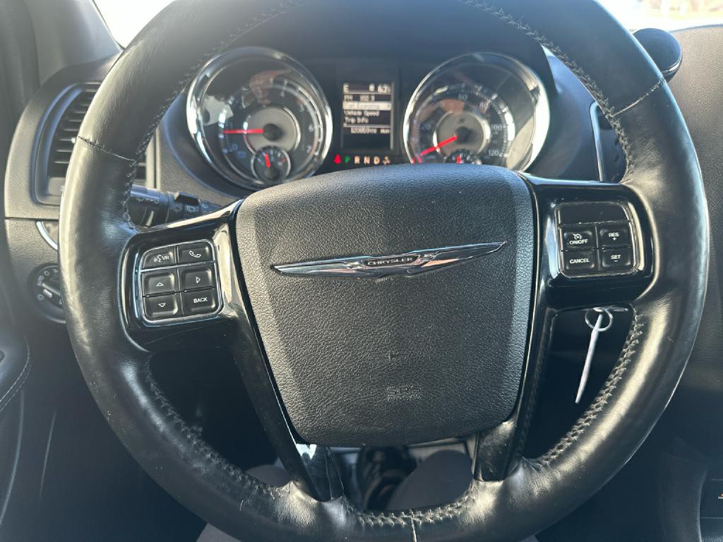 2016 Chrysler Town & Country Image 20