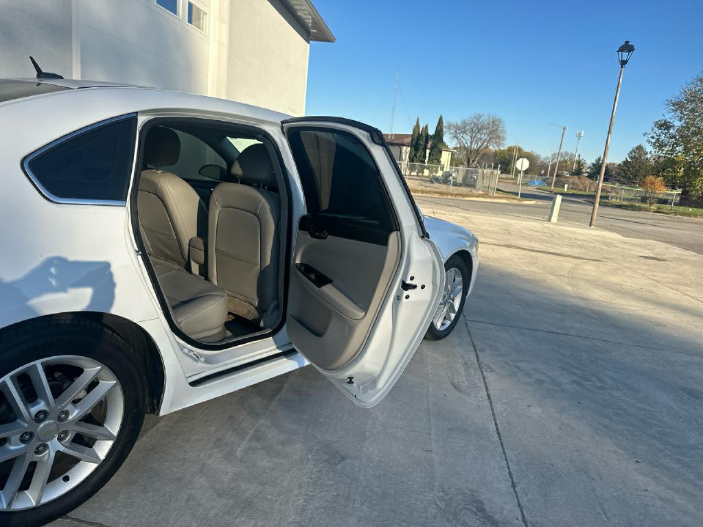 2014 Chevrolet Impala Image 12