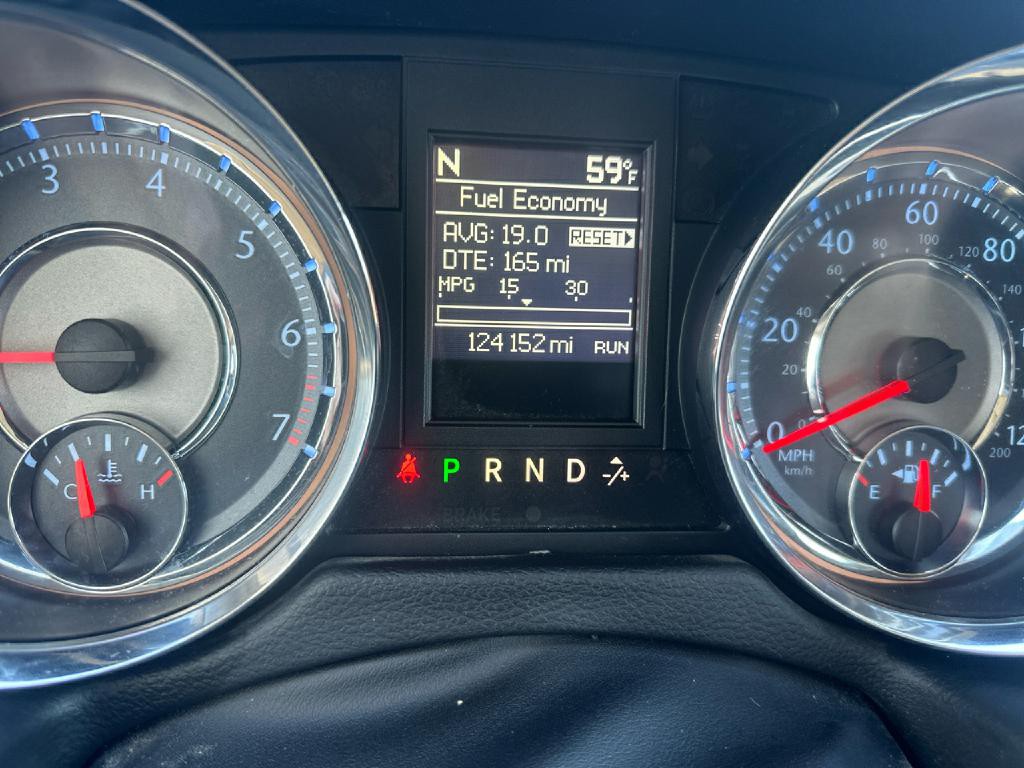 2014 Chrysler Town & Country Image 16