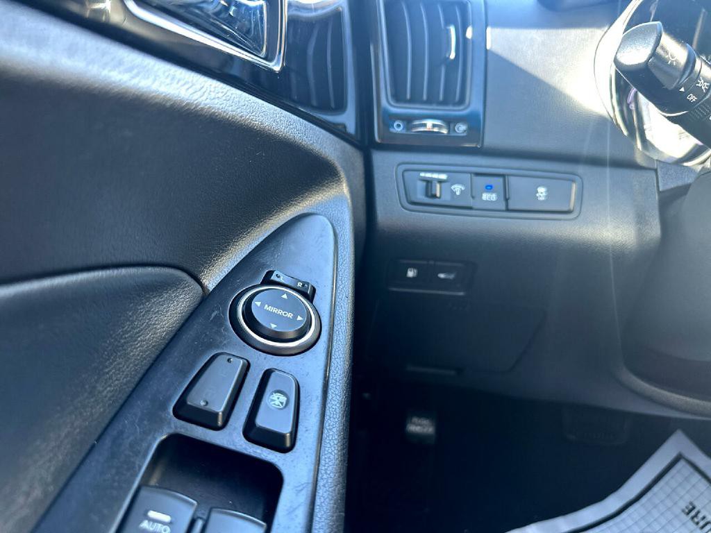 2011 Hyundai Sonata Image 17