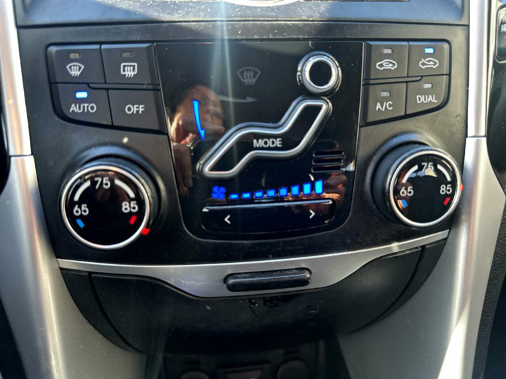 2011 Hyundai Sonata Image 22