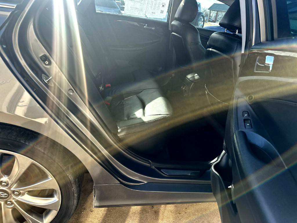 2011 Hyundai Sonata Image 28