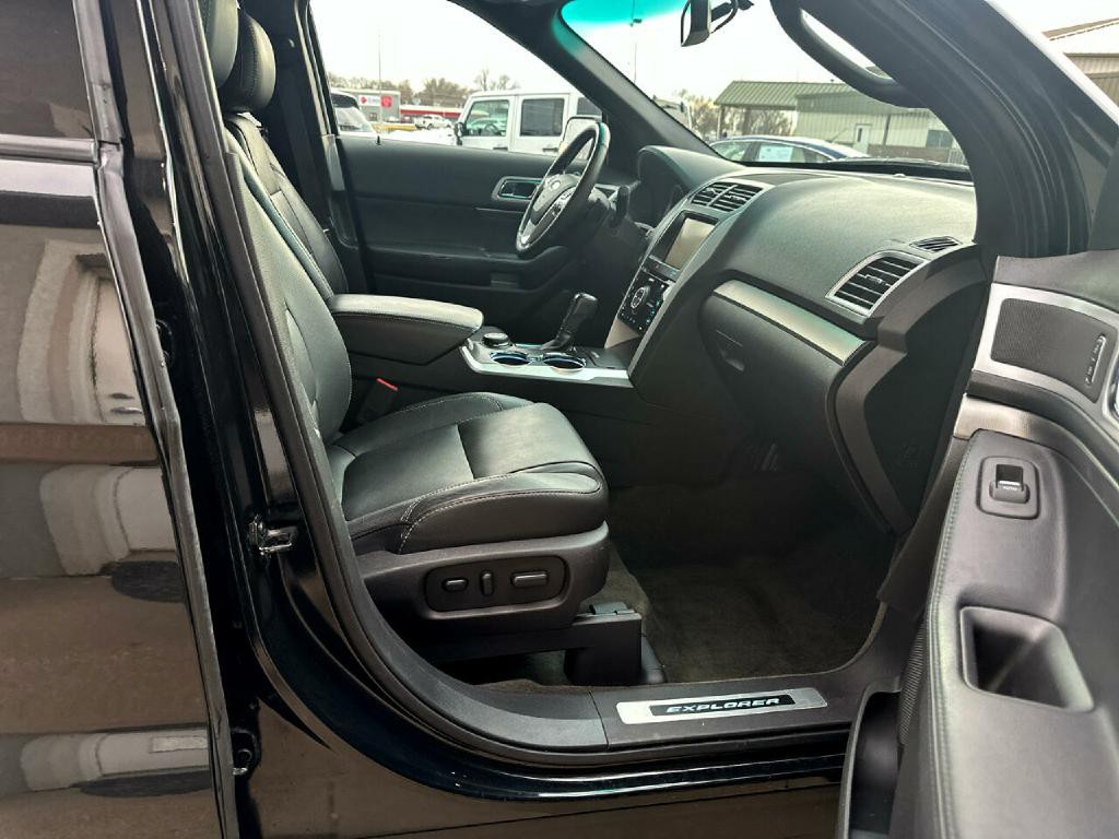 2015 Ford Explorer Image 14