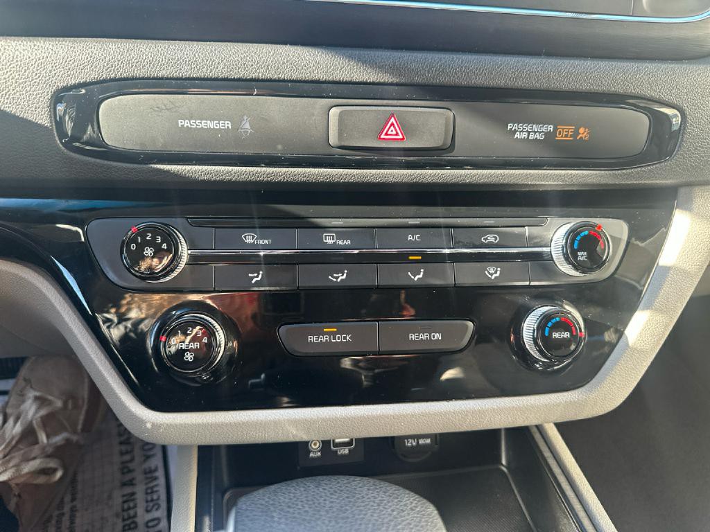 2020 Kia Sedona Image 25