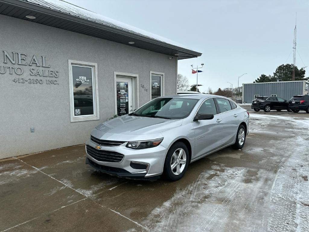 2018 Chevrolet Malibu Image 2