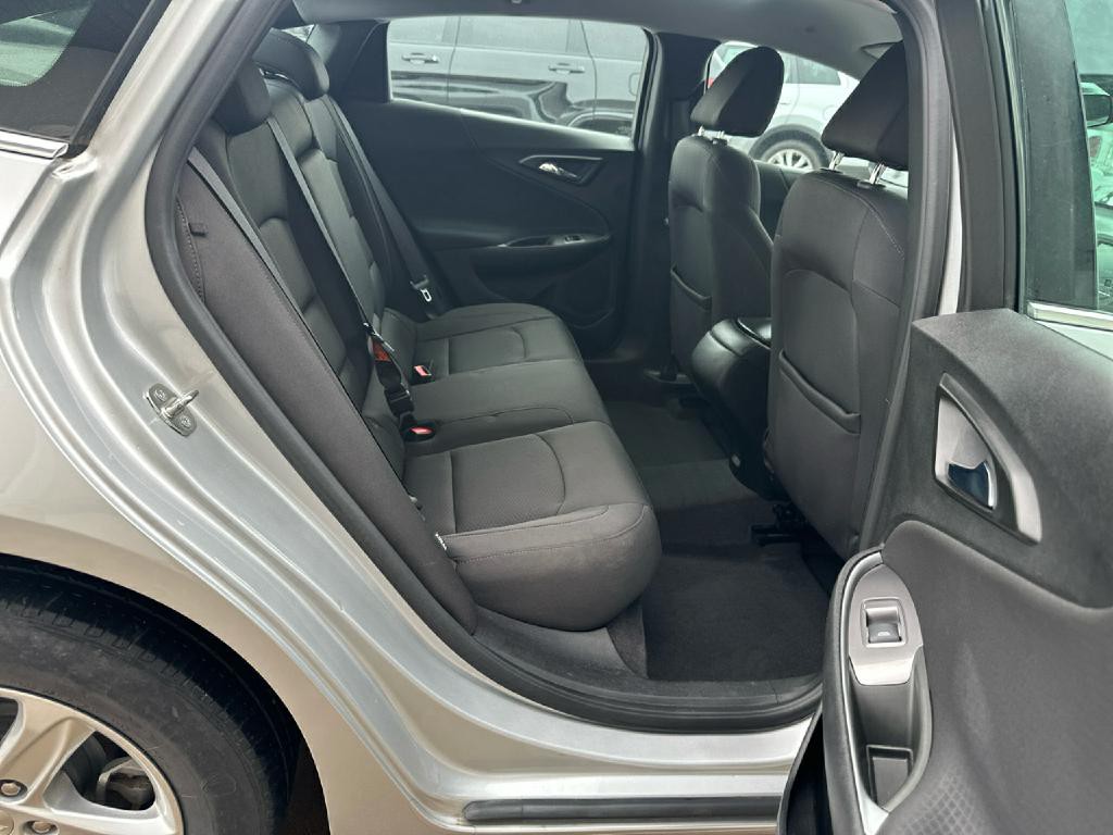 2018 Chevrolet Malibu Image 11
