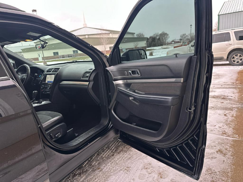 2018 Ford Explorer Image 16