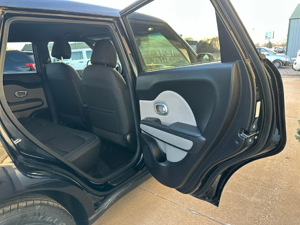 2017 Kia Soul Image 12