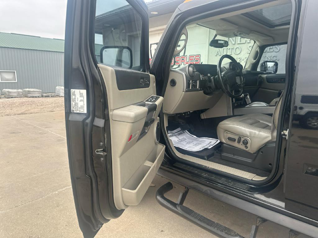 2003 HUMMER H2 Image 9