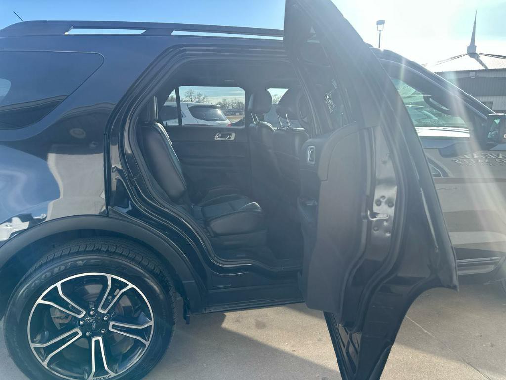 2015 Ford Explorer Image 13