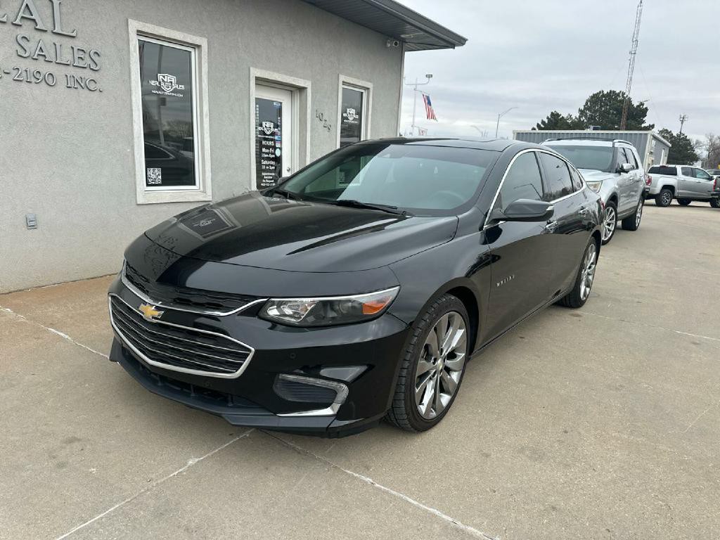 2016 Chevrolet Malibu Image 2