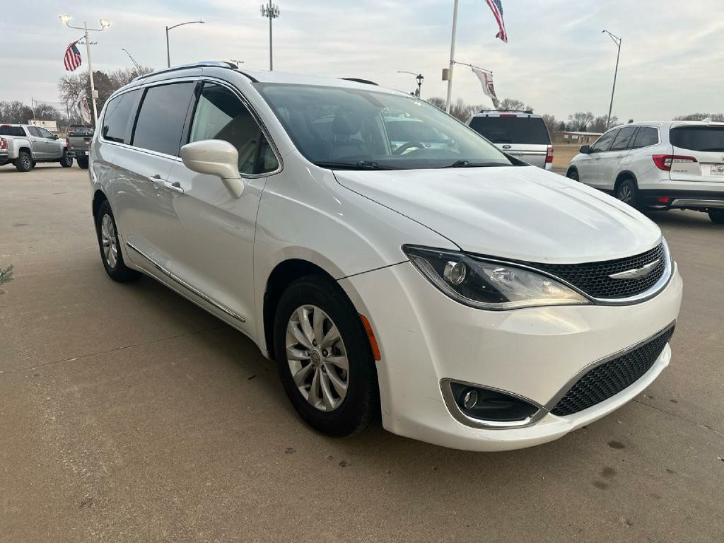 2018 Chrysler Pacifica Image 4