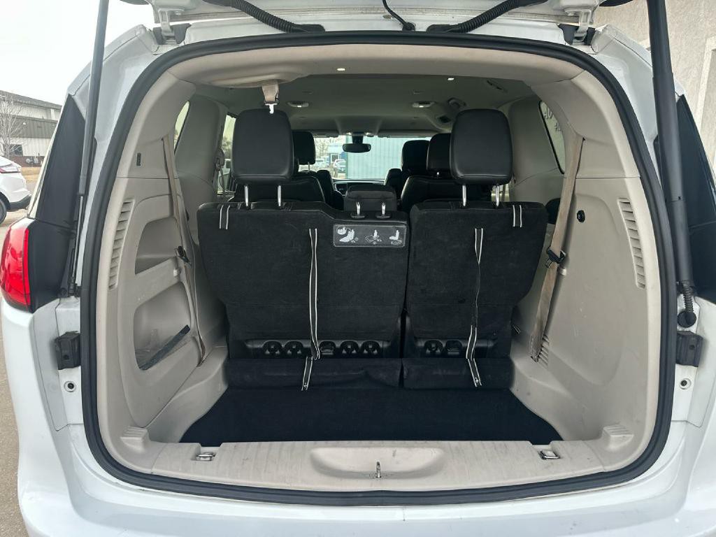 2018 Chrysler Pacifica Image 7