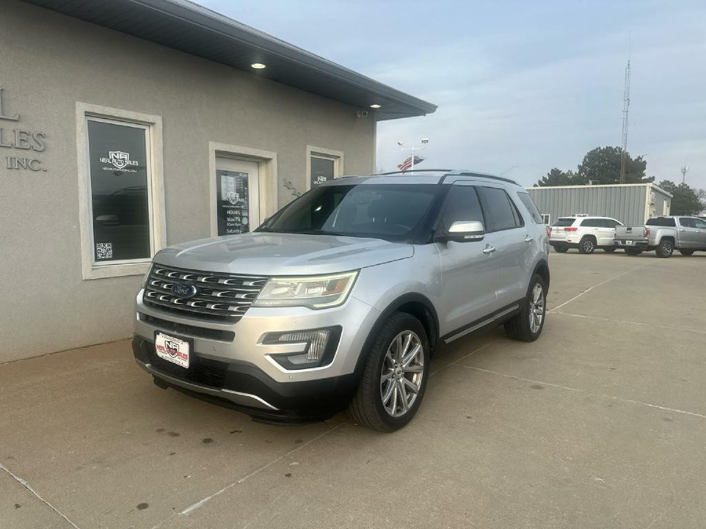 2017 Ford Explorer Image 2