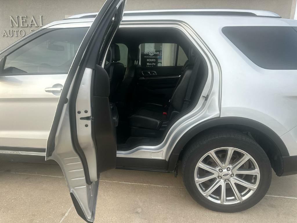 2017 Ford Explorer Image 9