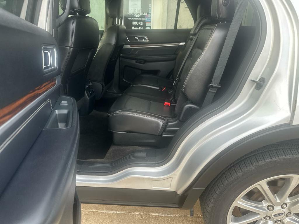 2017 Ford Explorer Image 10