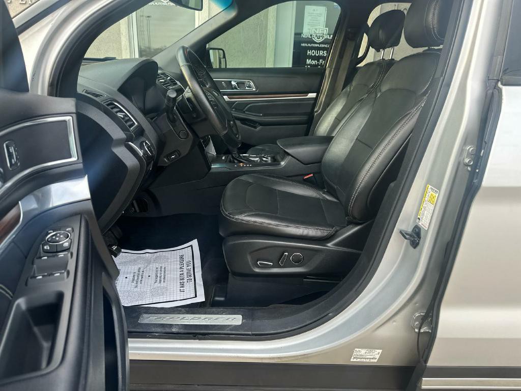 2017 Ford Explorer Image 12