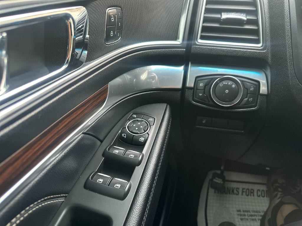 2017 Ford Explorer Image 19