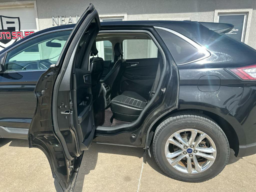 2016 Ford Edge Image 8