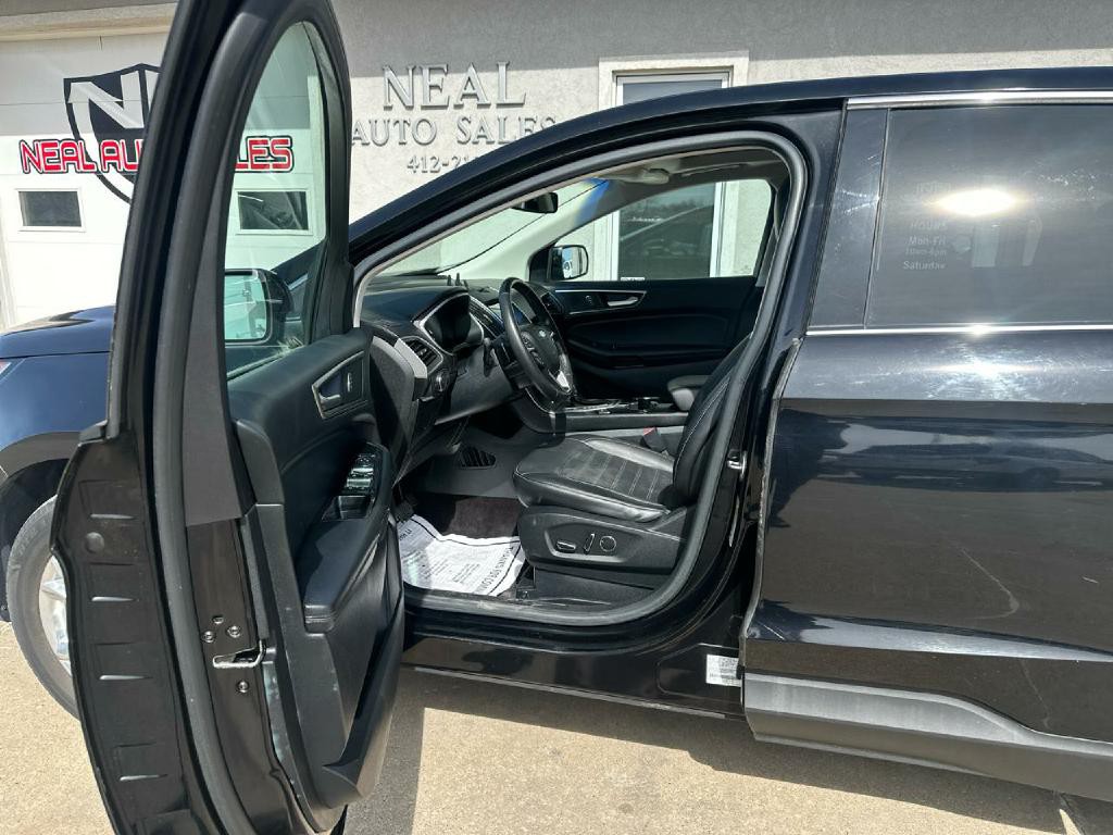 2016 Ford Edge Image 10