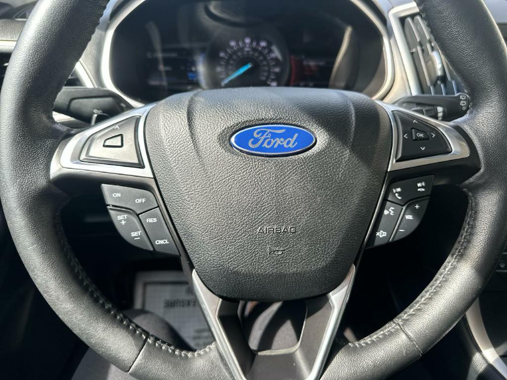 2016 Ford Edge Image 17