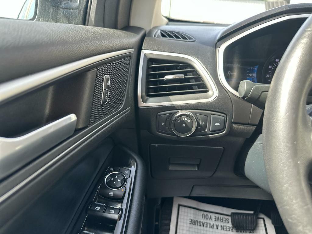 2016 Ford Edge Image 18