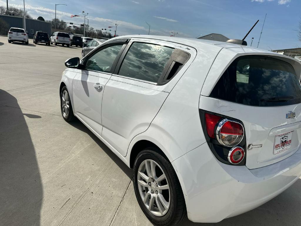2015 Chevrolet Sonic Image 4