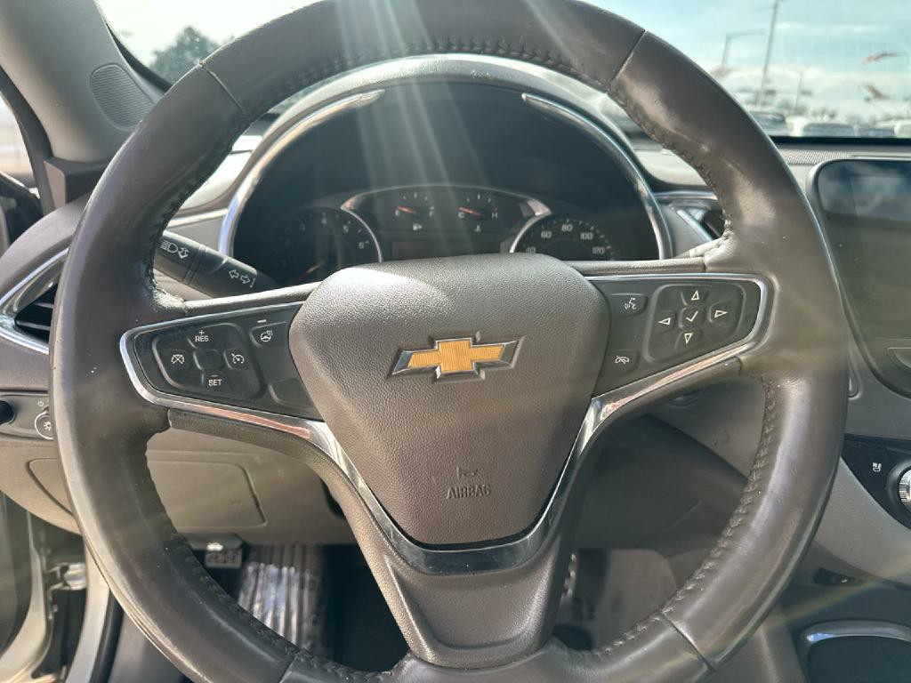 2017 Chevrolet Malibu Image 11