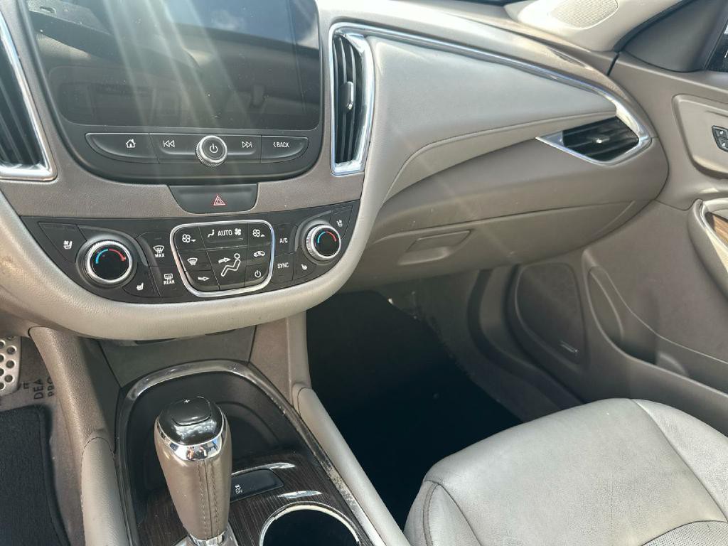 2017 Chevrolet Malibu Image 13