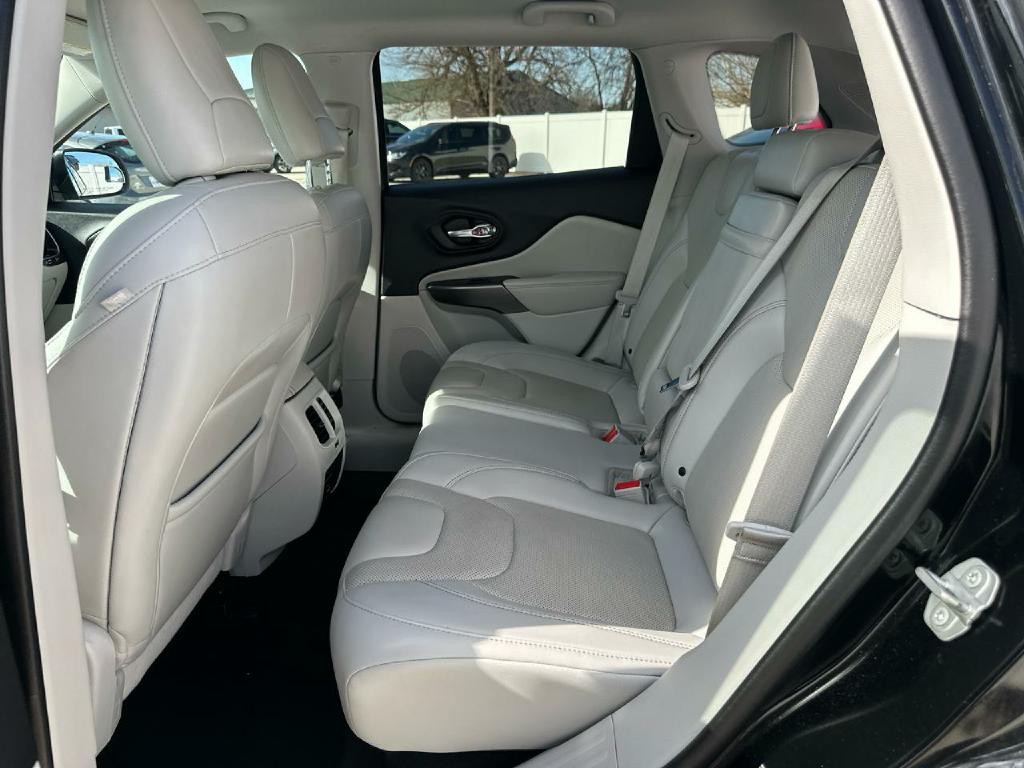2019 Jeep Cherokee Image 8