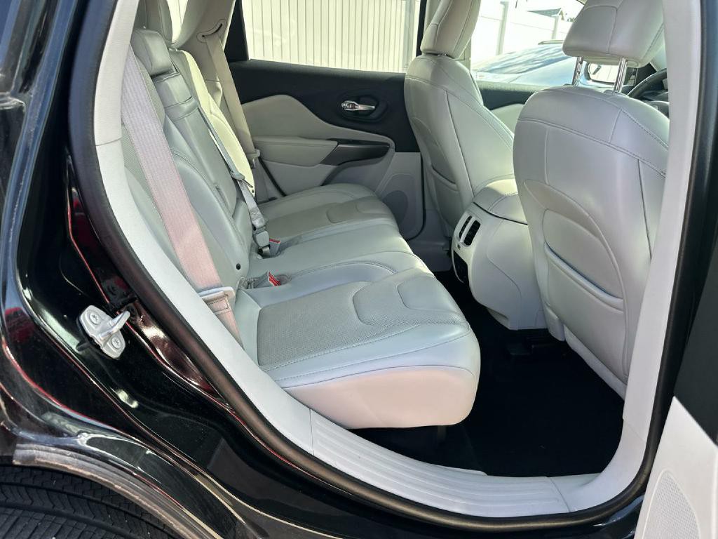 2019 Jeep Cherokee Image 10