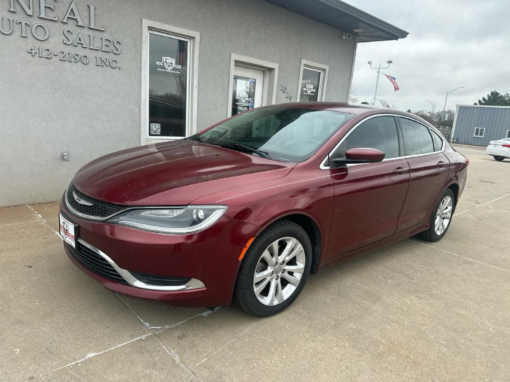 2015 Chrysler 200 Image 2