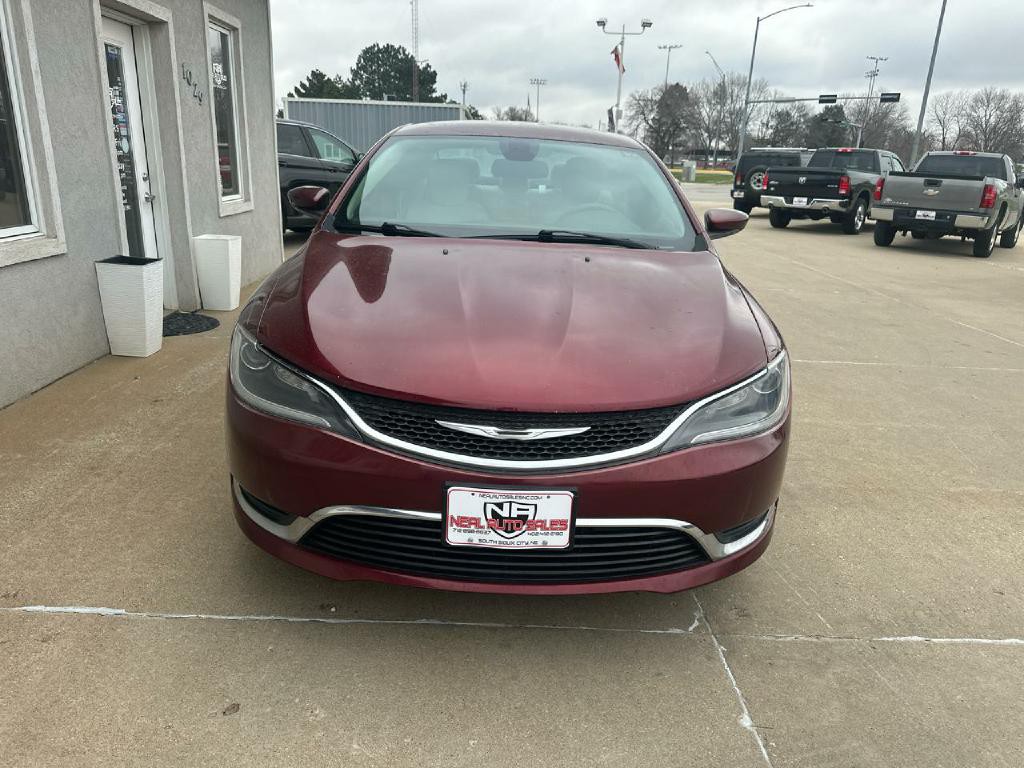 2015 Chrysler 200 Image 3