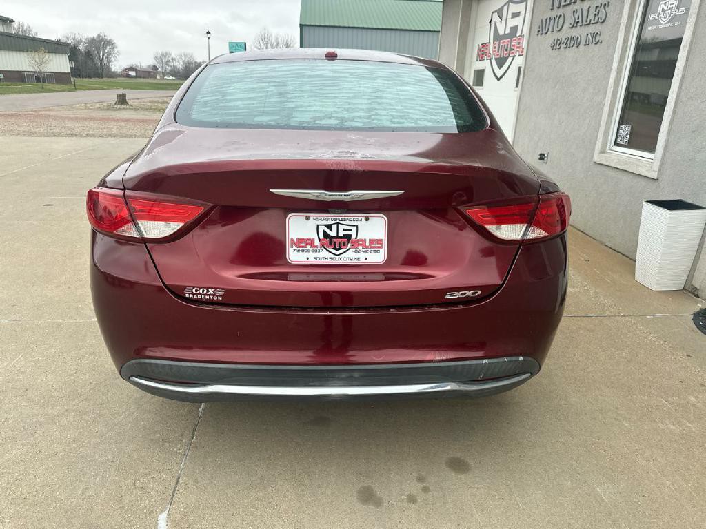 2015 Chrysler 200 Image 5
