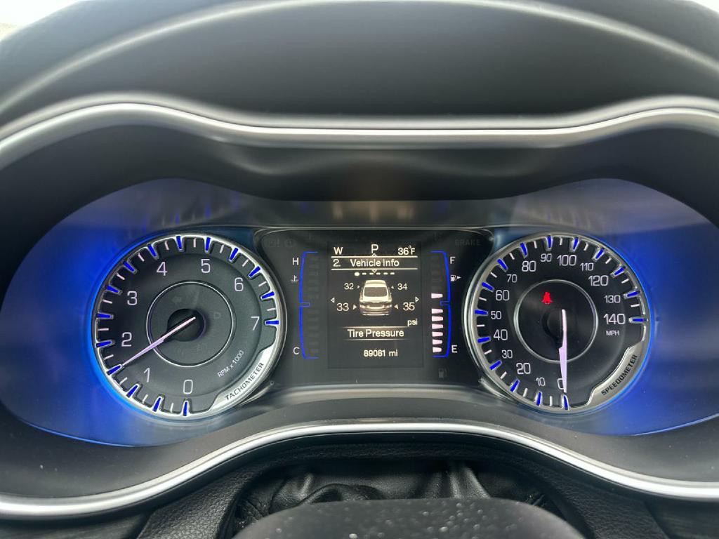2015 Chrysler 200 Image 14