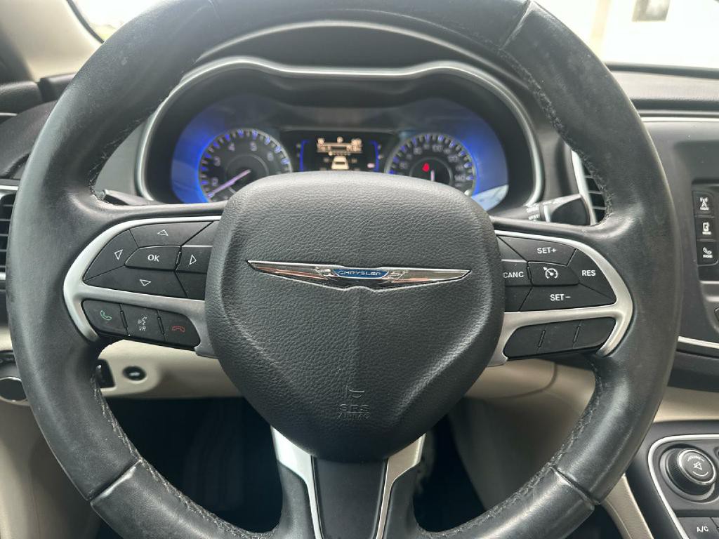 2015 Chrysler 200 Image 15