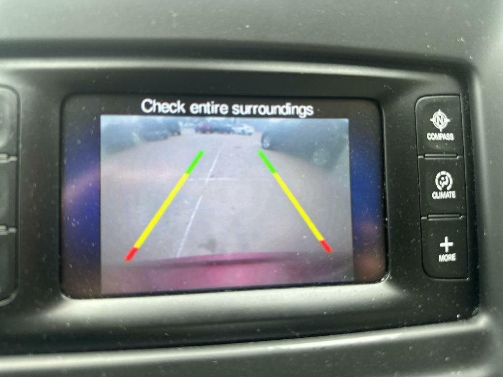 2015 Chrysler 200 Image 18