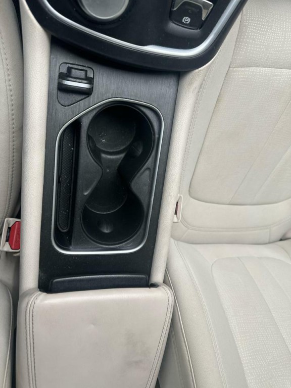 2015 Chrysler 200 Image 20